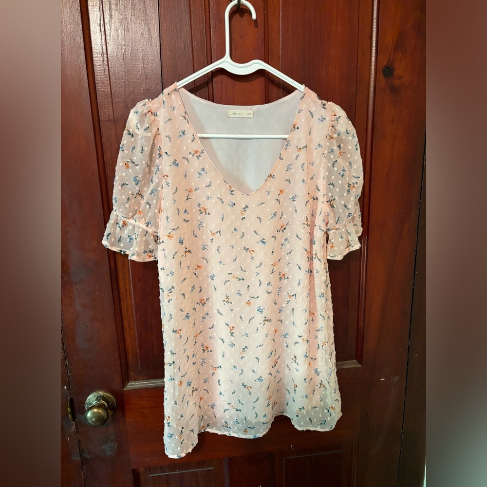 REB. In J. light pink multicolored floral blouse with lining very light size L